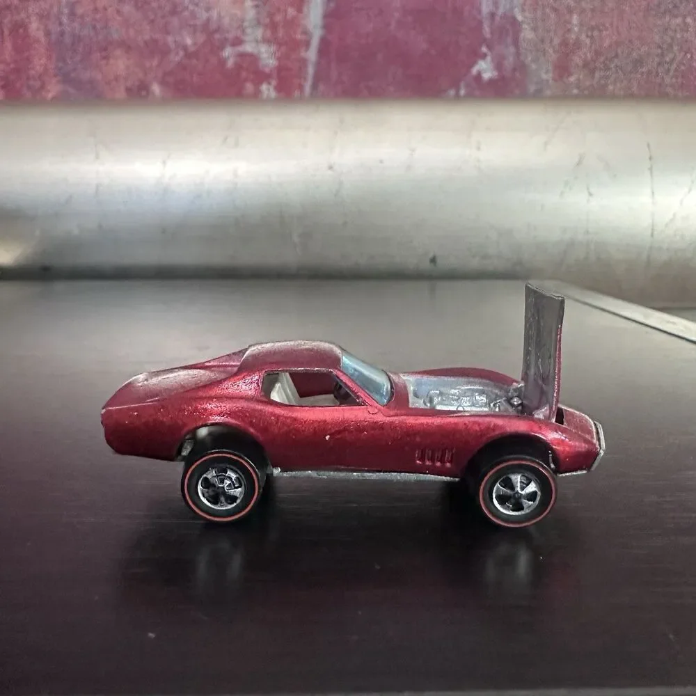 Hot Wheels Redline CUSTOM CORVETTE Red US White Interior Very Nice !!